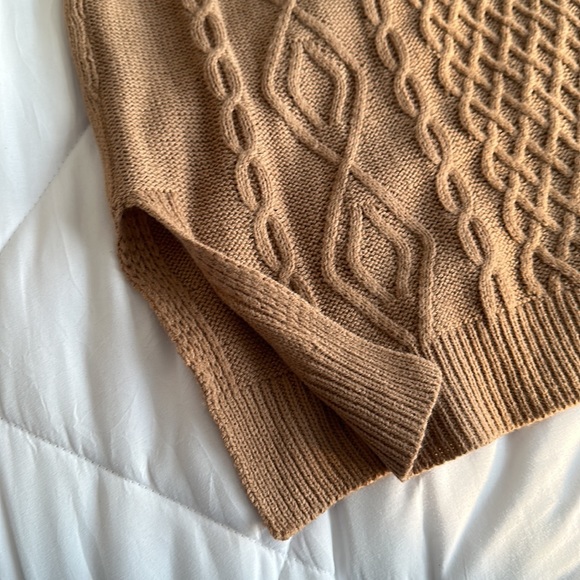 Tan: light brown vest with slits on the sides beautiful knot vest - Picture 3 of 3